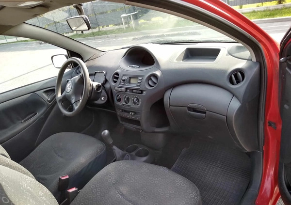 Toyota Yaris cena 6400 przebieg: 190000, rok produkcji 2005 z Katowice małe 137